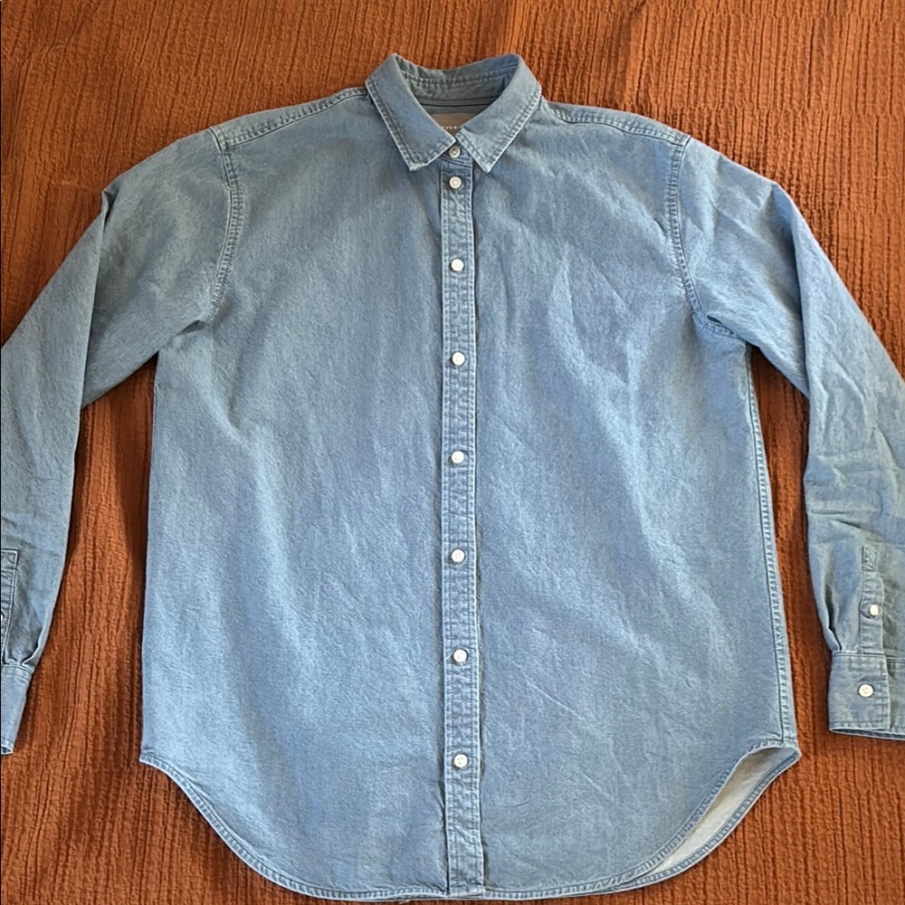 Everlane The Relaxed Jean Shirt in Light Indigo